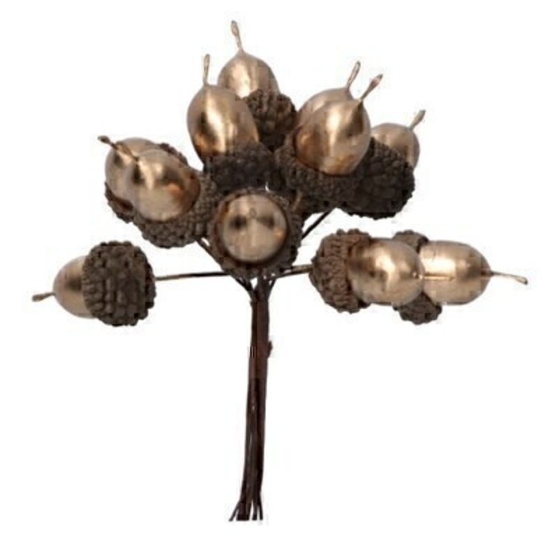 This matt gold decorative acorn bunch is by Designer Gisela Graham. It will compliment any Christmas decorations. Remember Booker Flowers and Gifts for Gisela Graham Christmas Decorations. 